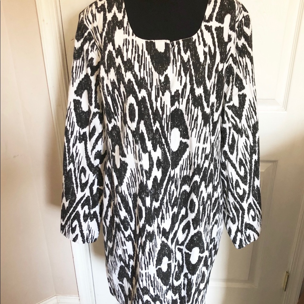 Dennis by Dennis Basso Black & White Ikat 3/4 Coat